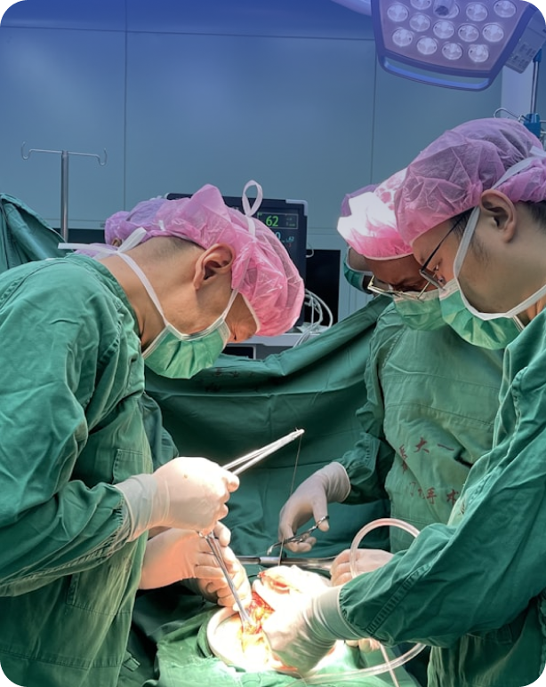 Surgeons collaborating in an operating room